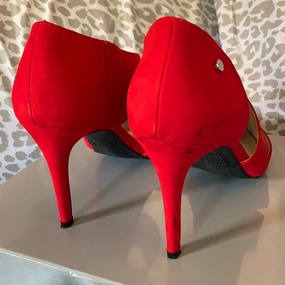 Jones New York Signature Beautiful Red Heels - Picture 5 of 7